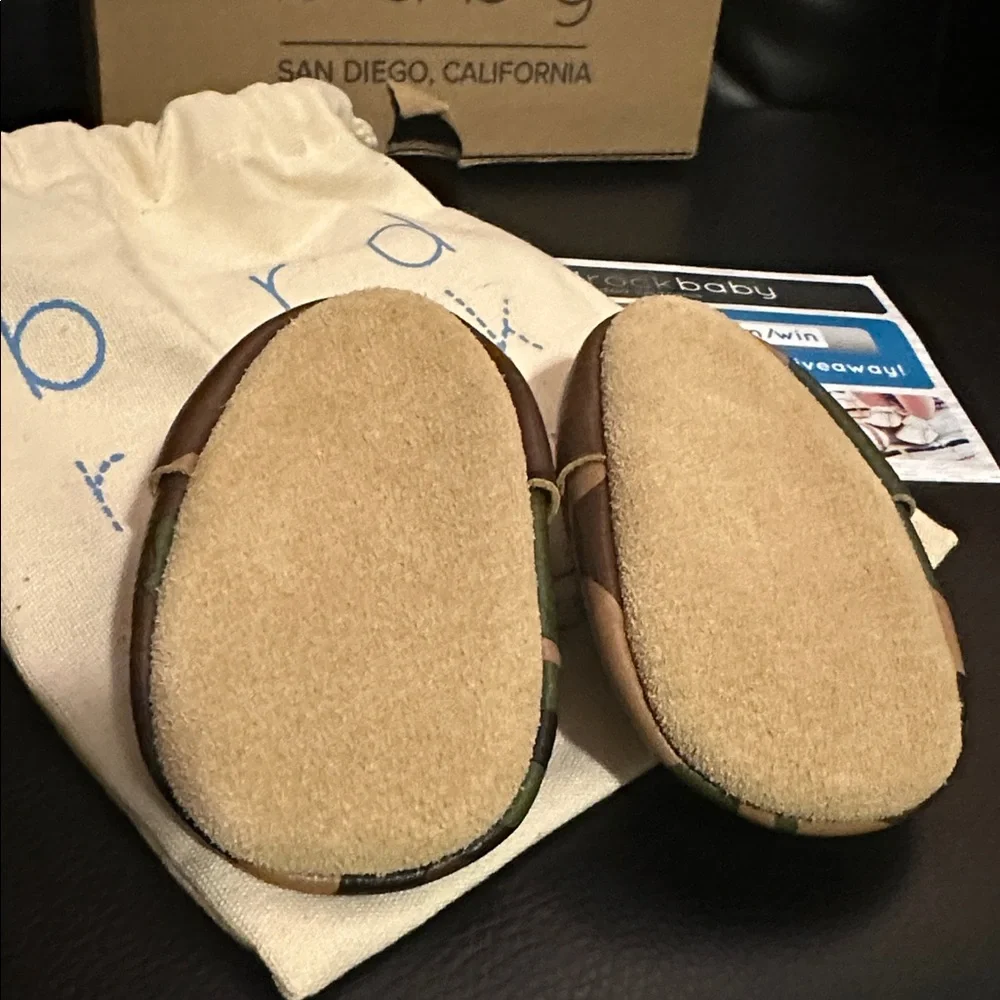 BirdRock Baby San Diego Genuine Leather Camouflage Moccasins Baby Size 4